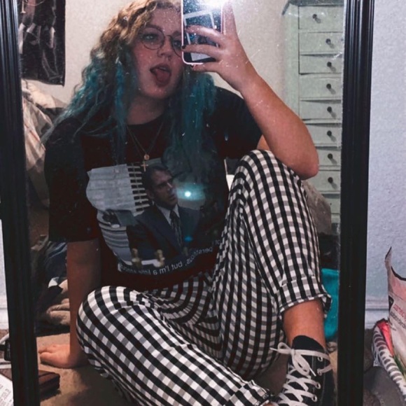 Meet your Posher, Kira - Picture 2 of 5